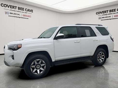 Used 2024 Toyota 4Runner TRD Off-Road image 4