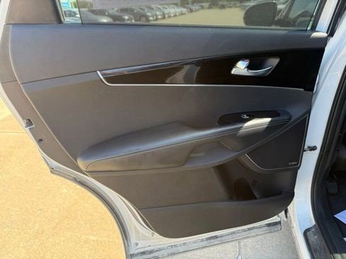 Used 2016 Kia Sorento SX FWD image 16