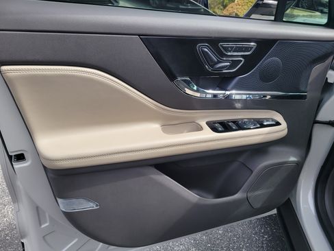 Used 2023 Lincoln Corsair Reserve w/ Equipment Group 201A image 18