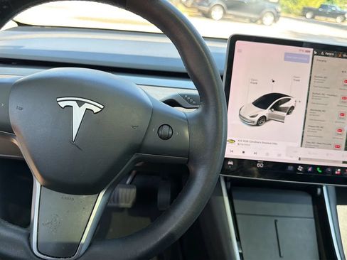 Used 2020 Tesla Model 3 Standard Range Plus RWD image 24