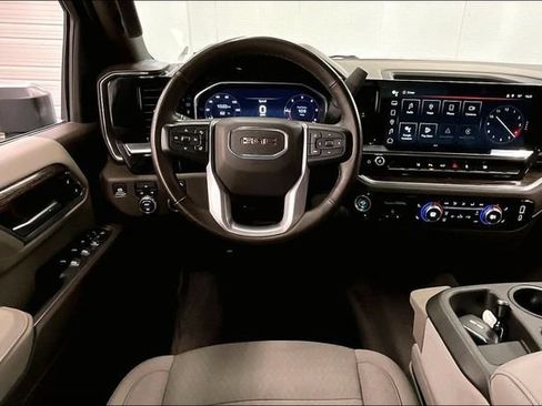 Used 2024 GMC Sierra 2500 SLE AWD/4WD image 6