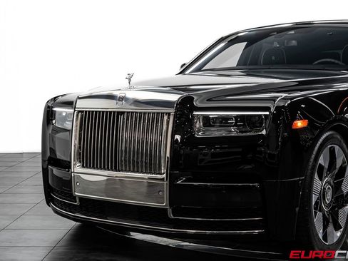 Used 2024 Rolls-Royce Phantom Sedan w/ The Phantom Package RWD image 14