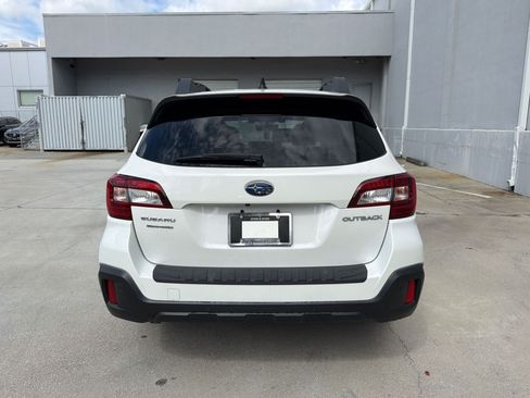 Used 2019 Subaru Outback 2.5i Limited w/ Popular Package #2 AWD/4WD image 10