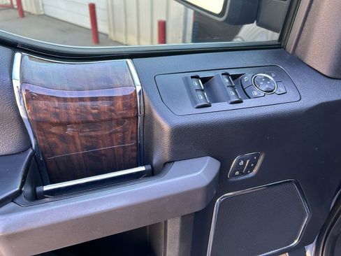 Used 2015 Ford F150 Platinum w/ Equipment Group 701A Luxury image 3