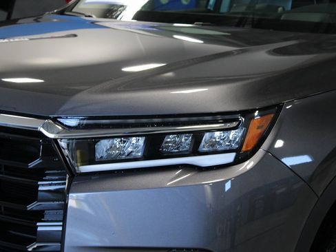 New 2026 Honda Pilot Elite image 2