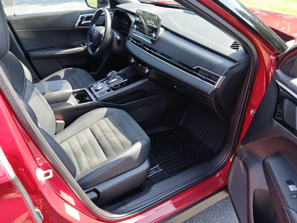 Used 2024 Mitsubishi Outlander SE Black Edition AWD/4WD image 25