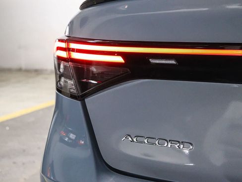 Used 2024 Honda Accord Sport image 11