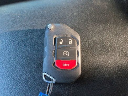 Used 2022 Jeep Gladiator Sport AWD/4WD image 29