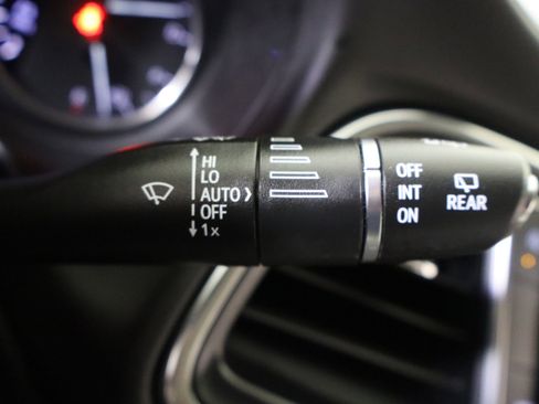 Used 2023 Buick Enclave Avenir w/ Avenir Technology Package image 32