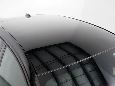 Used 2022 Volvo C40 P8 Recharge Ultimate image 4