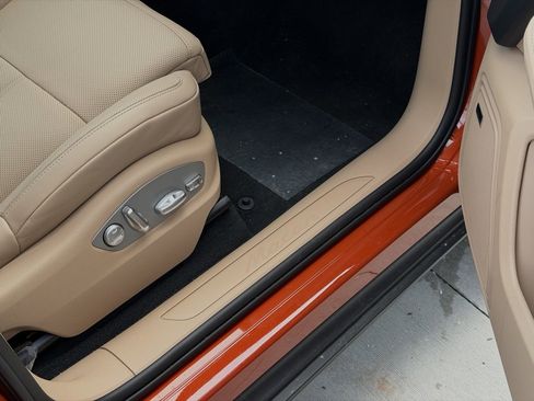 Used 2025 Porsche Macan image 46