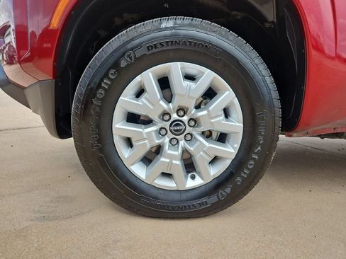 Used 2023 Nissan Frontier SV AWD/4WD image 7