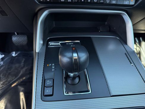 Used 2024 MAZDA CX-90 3.3 Turbo S w/ Premium Package image 18