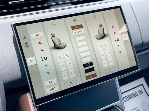 New 2025 Land Rover Range Rover SV image 27