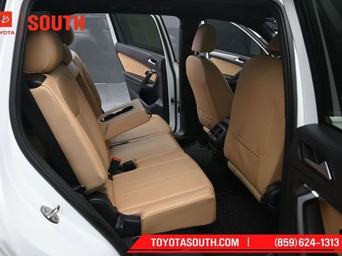 Used 2023 Volkswagen Tiguan SE R-Line FWD image 34