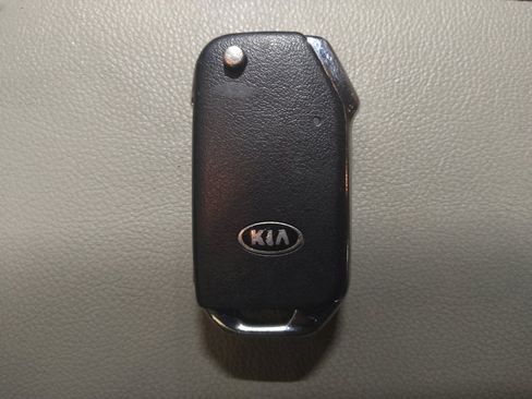 Used 2020 Kia Soul LX FWD image 32