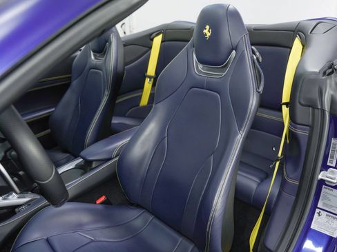Used 2019 Ferrari Portofino RWD image 39