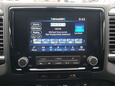 Used 2024 Nissan Frontier SV w/ SV Convenience Package image 12