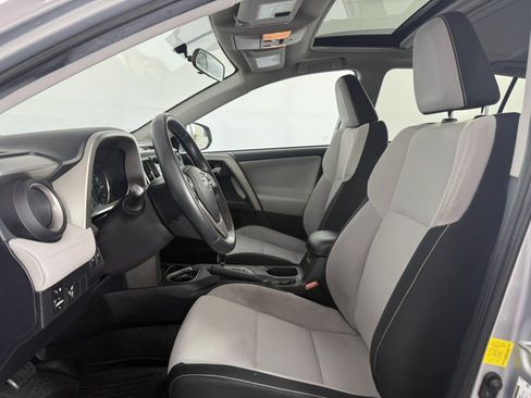 Used 2016 Toyota RAV4 XLE AWD/4WD image 15