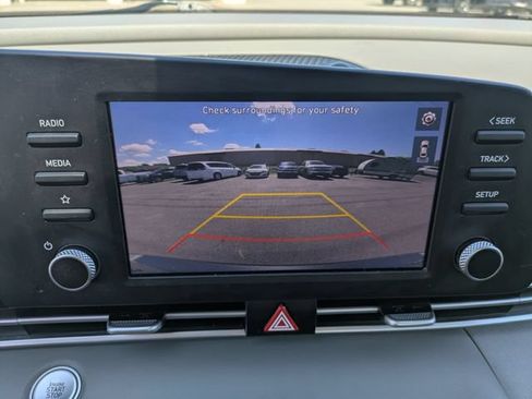 Used 2023 Hyundai Elantra Blue FWD image 14