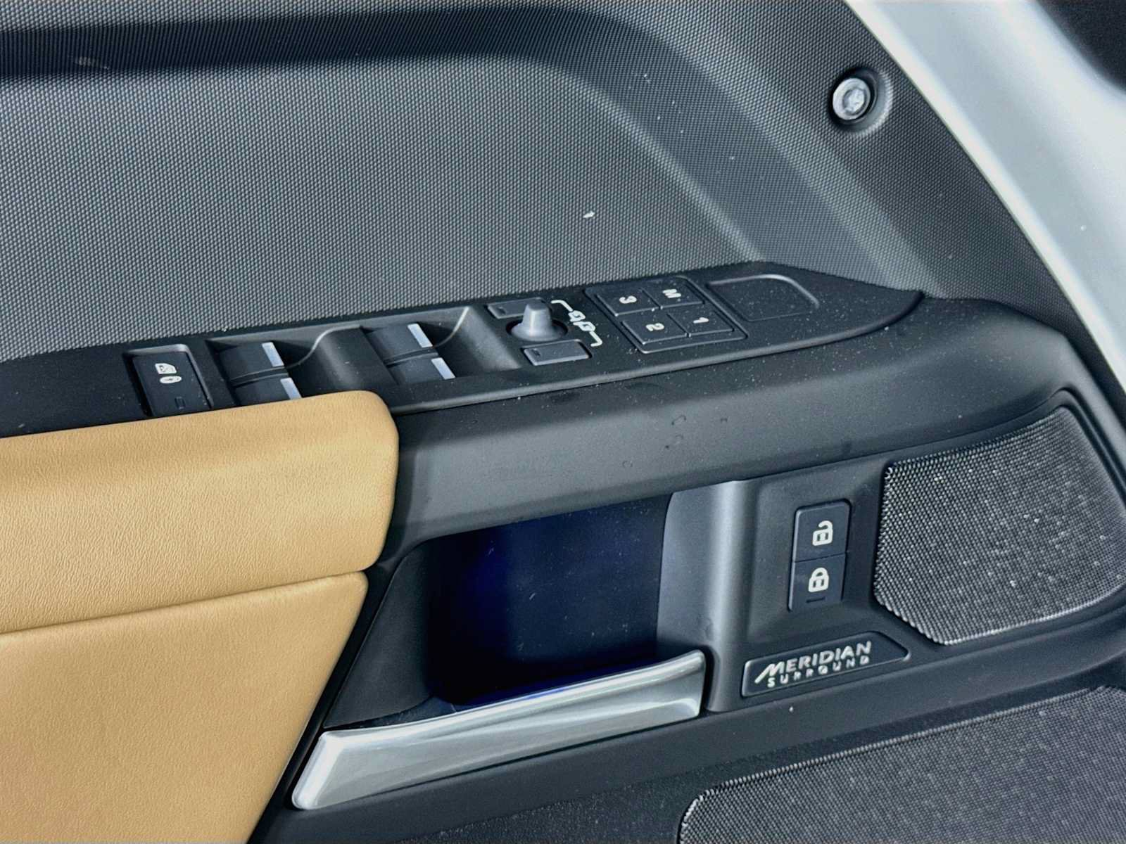 New 2026 Land Rover Defender 110 X-Dynamic SE AWD/4WD image 20