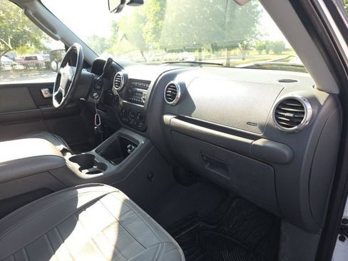 Used 2003 Ford Expedition XLT AWD/4WD image 22
