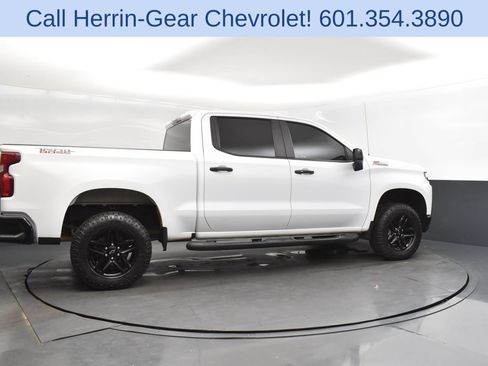 Used 2021 Chevrolet Silverado 1500 LT Trail Boss AWD/4WD image 8