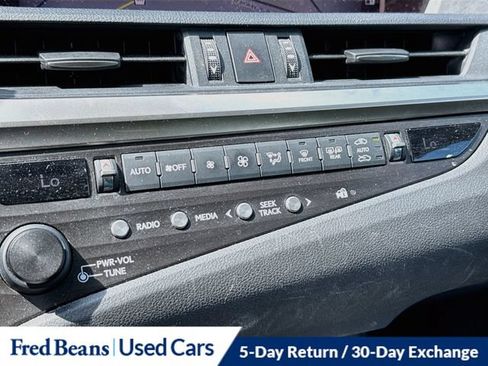 Used 2020 Lexus ES 300h w/ Premium Package FWD image 20