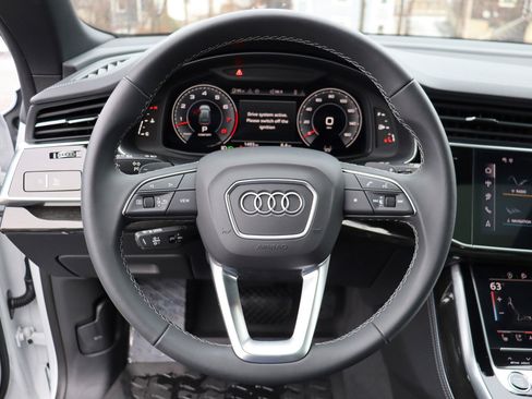 Used 2025 Audi Q8 Prestige w/ Prestige Package image 29