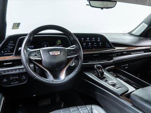 Used 2022 Cadillac Escalade Sport Platinum w/ Heavy-Duty Trailer Package AWD/4WD image 4