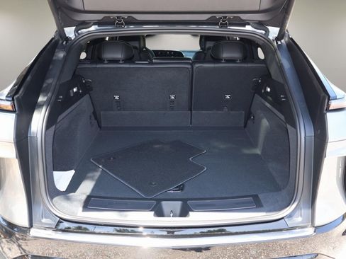 New 2025 Cadillac Lyriq Luxury image 16