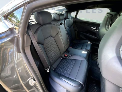 Used 2022 Audi e-tron GT Premium Plus w/ Performance Package image 25