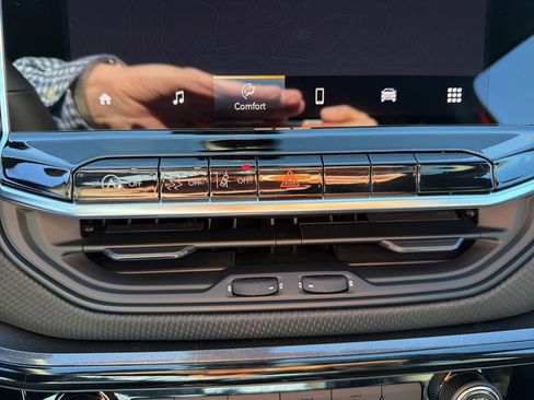 New 2026 Jeep Compass Latitude image 34