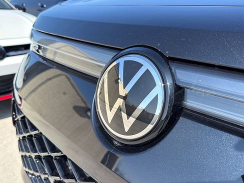 New 2026 Volkswagen Tiguan SE R-Line FWD image 8