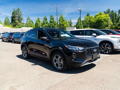 Used 2025 Ford Escape ST-Line Select AWD/4WD image 25