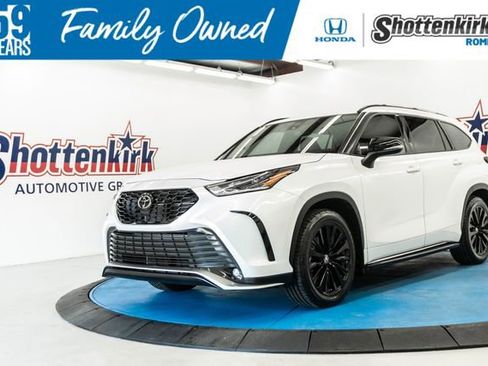 Used 2024 Toyota Highlander XSE image 1