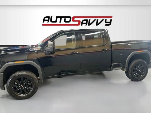 Used 2025 GMC Sierra 2500 AT4 AWD/4WD image 3