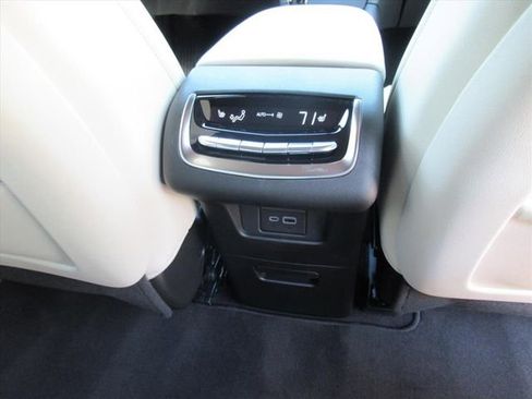 Used 2024 Cadillac XT6 Sport w/ Technology Package AWD/4WD image 34