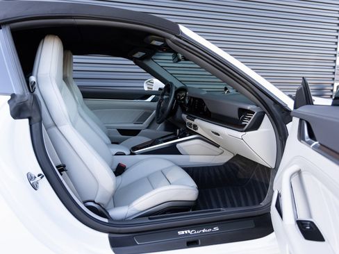 Used 2024 Porsche 911 Turbo S image 31