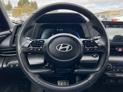 Used 2025 Hyundai Elantra Sport image 27