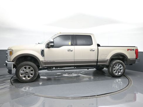 Used 2018 Ford F250 Lariat w/ Chrome Package image 3