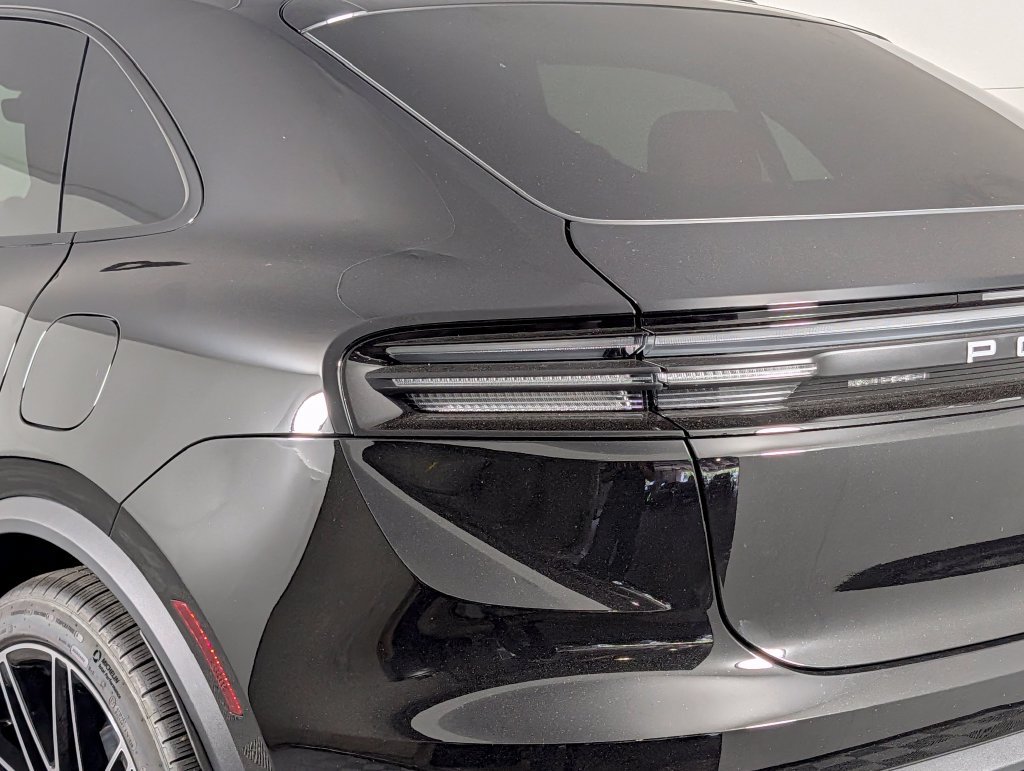 New 2026 Porsche Macan 4S Electric AWD/4WD image 15