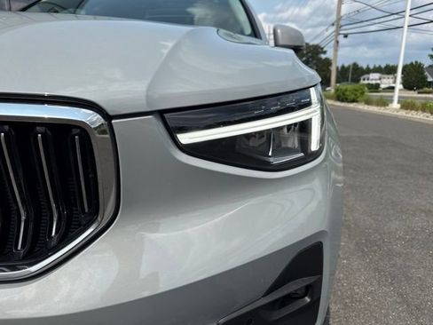 Certified 2025 Volvo XC40 B5 Plus AWD/4WD image 8