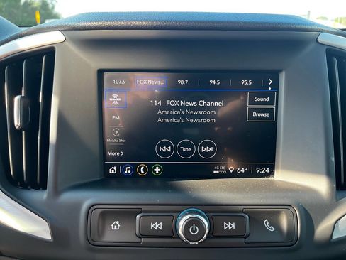 Used 2024 GMC Terrain SLE image 28