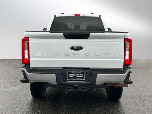 Used 2023 Ford F350 XLT image 4