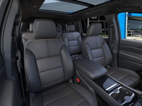 New 2026 Chevrolet Traverse High Country w/ LPO, Floor Liner Package AWD/4WD image 40