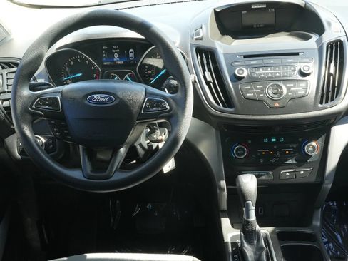 Used 2017 Ford Escape SE FWD image 4