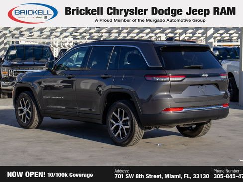 Used 2025 Jeep Grand Cherokee Limited image 7