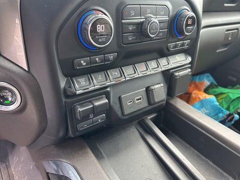 Used 2020 Chevrolet Silverado 2500 LTZ w/ LTZ Plus Package image 10