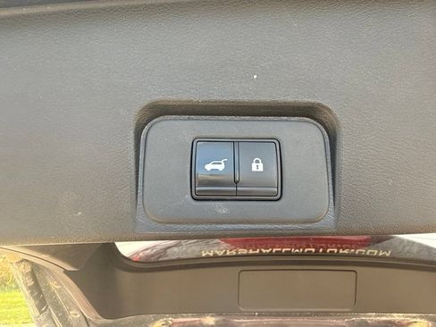 Used 2024 Nissan Rogue SV w/ SV Premium Package AWD/4WD image 10